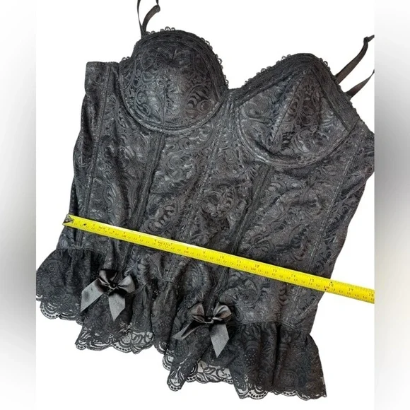 Dream Girl Plus Sized Bustier - Picture 12 of 12